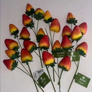 Strawberry Flowers Strawberry Pics Strawberries on Stems Strawberries Floral NWT